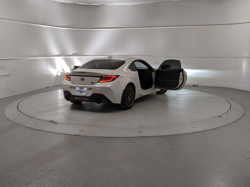 Used 2024 Toyota GR86 image 9