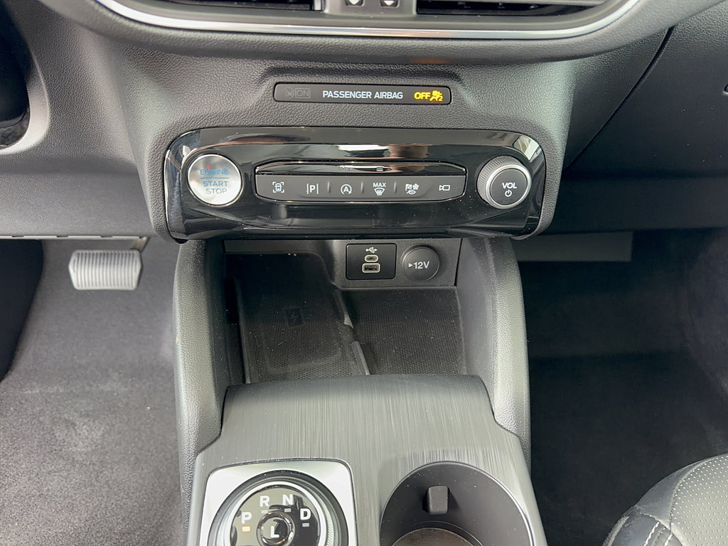Certified 2024 Ford Escape Platinum AWD/4WD image 22