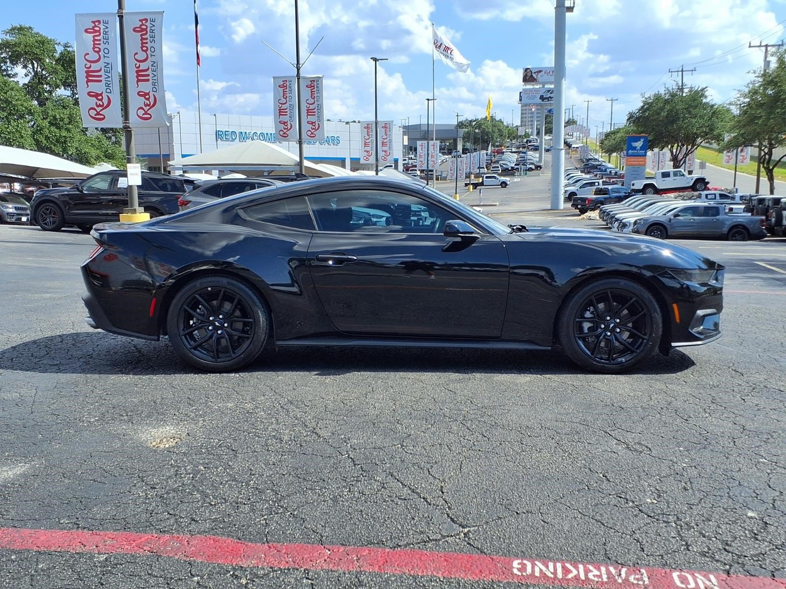 Certified 2025 Ford Mustang Coupe RWD image 5