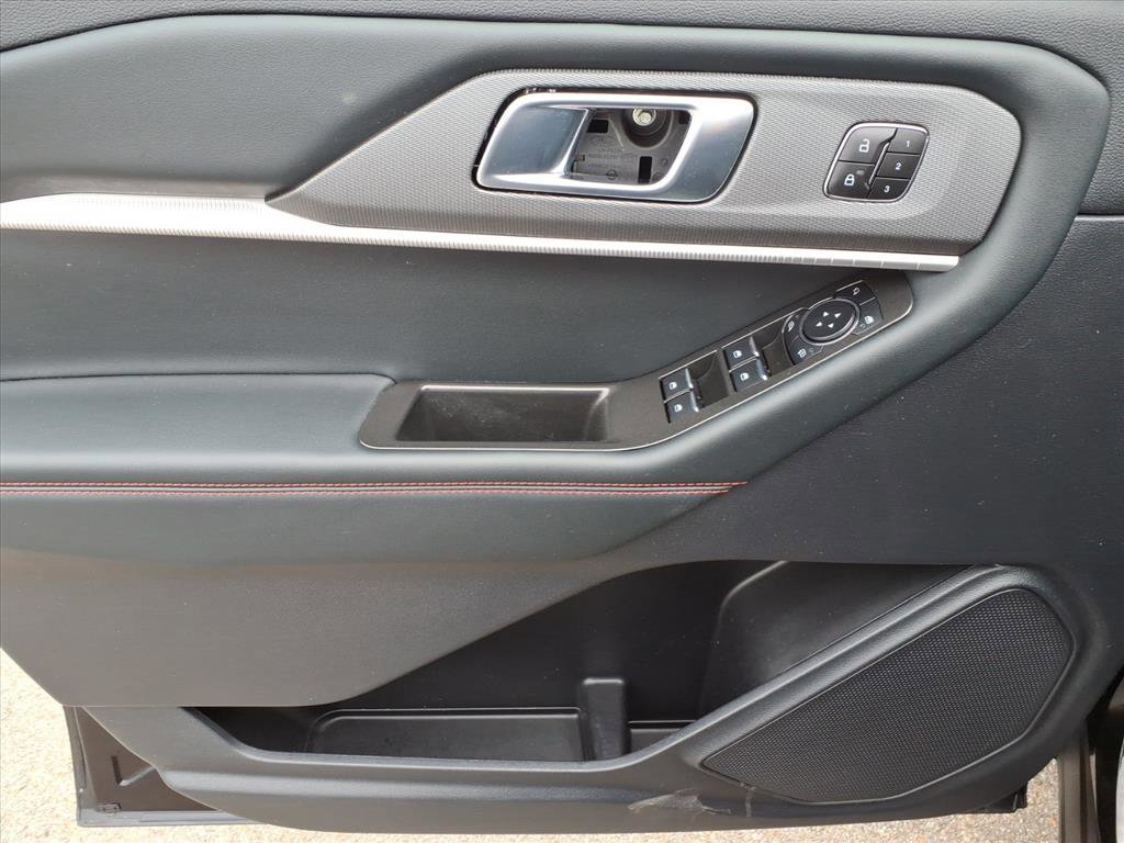 Certified 2025 Ford Explorer ST-Line w/ Premium Package image 10