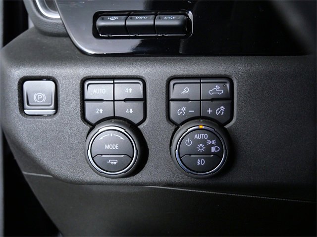 Used 2023 Chevrolet Silverado 1500 High Country w/ Technology Package image 24