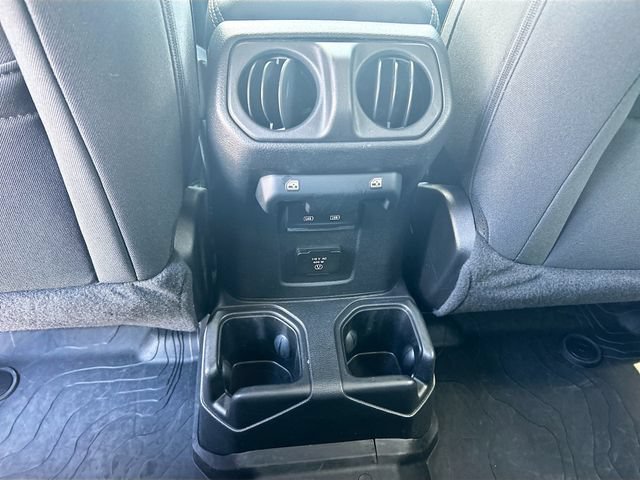 Used 2022 Jeep Gladiator Overland w/ LED Lighting Group AWD/4WD image 33