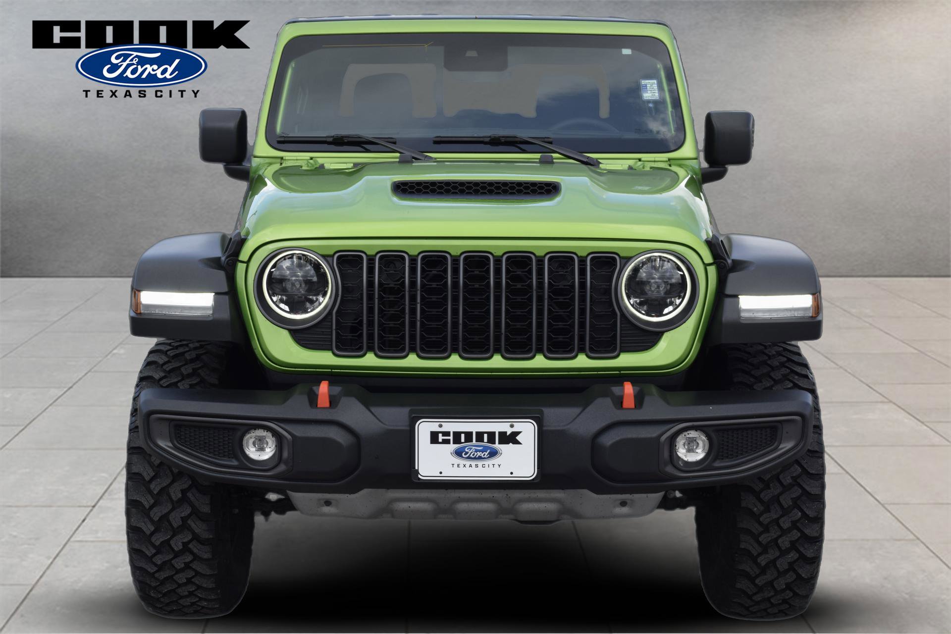 Used 2025 Jeep Gladiator Mojave w/ Convenience Group AWD/4WD image 2