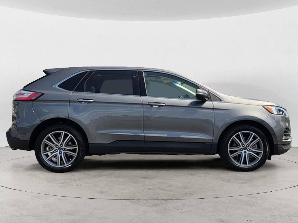 Certified 2022 Ford Edge Titanium AWD/4WD image 2