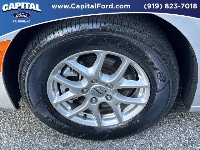 Used 2024 Chrysler Pacifica Touring-L FWD image 13