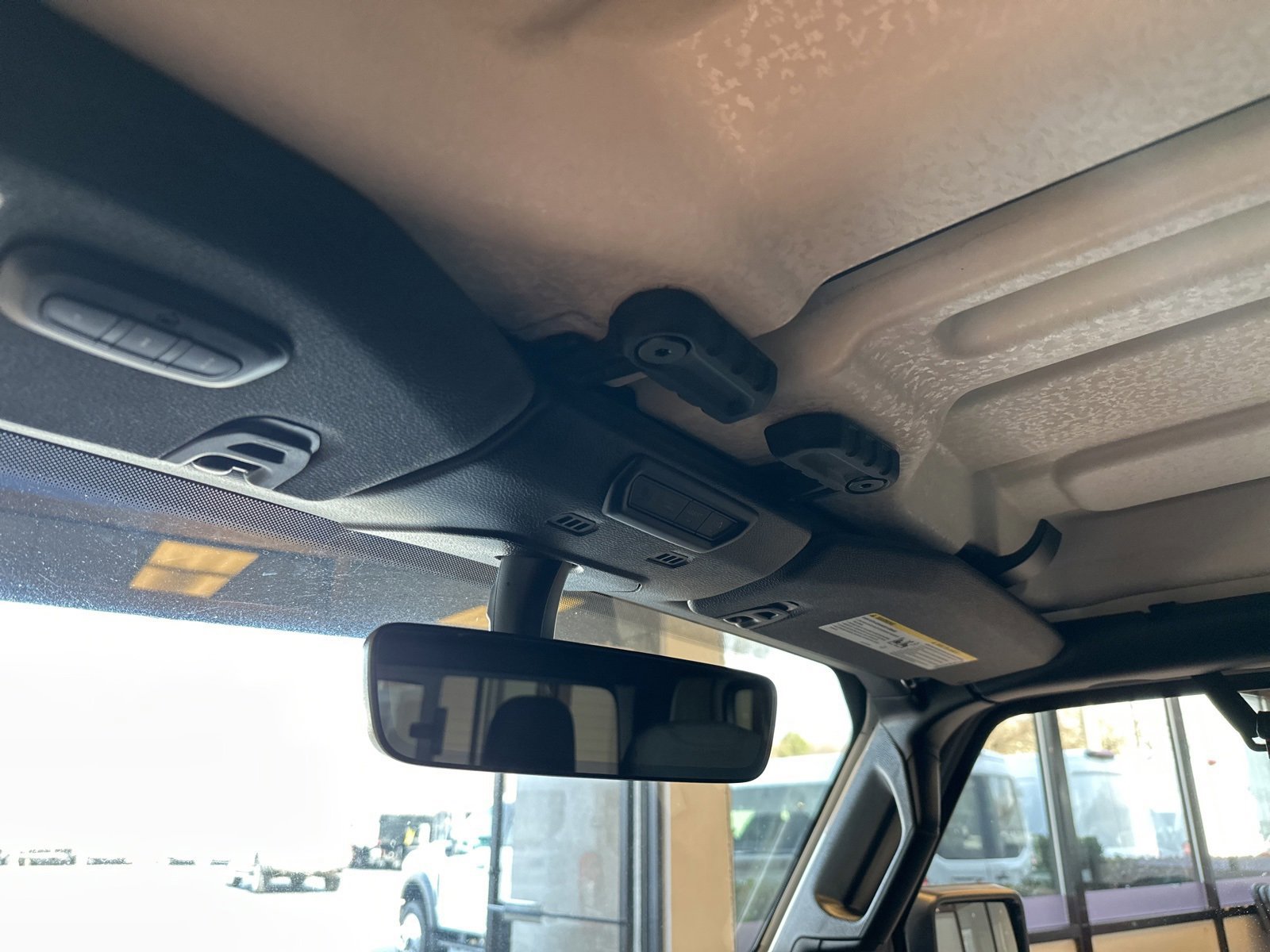 Used 2022 Jeep Gladiator Rubicon w/ Cold Weather Group image 32