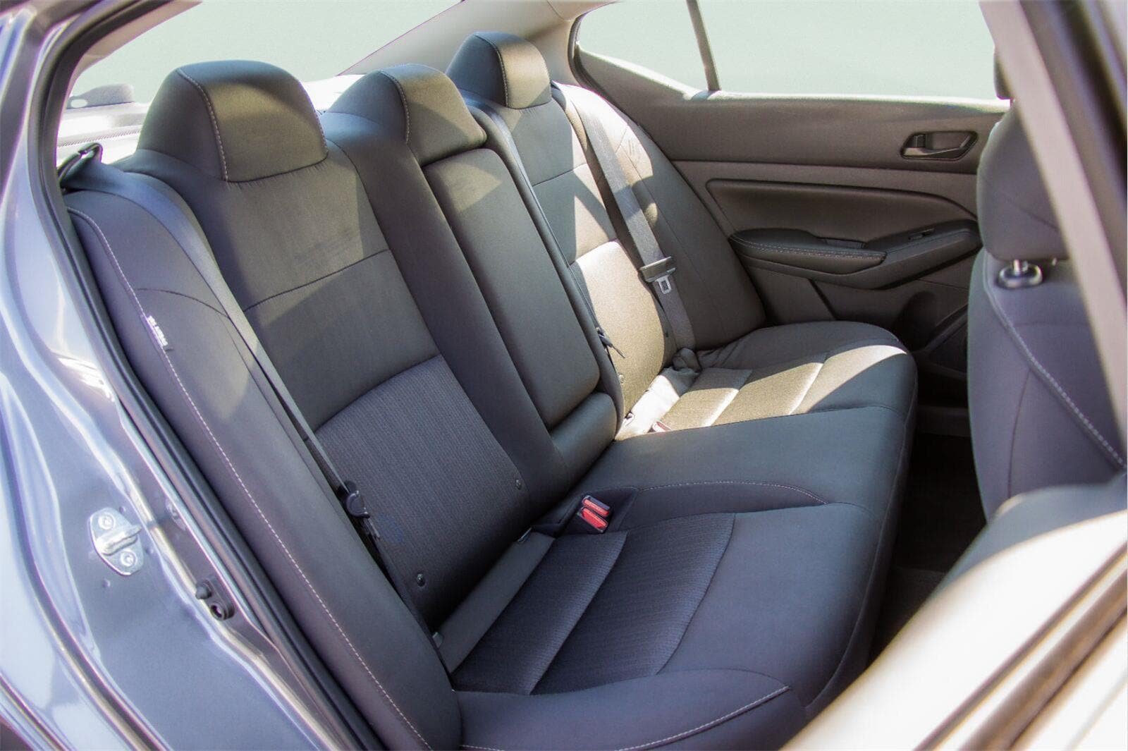 Used 2025 Nissan Altima 2.5 SV FWD image 7