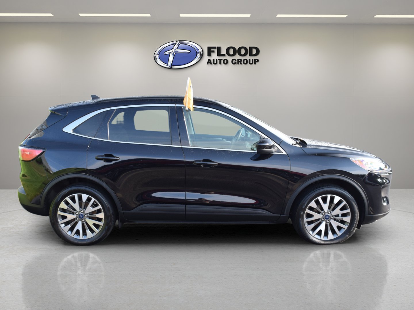 Certified 2022 Ford Escape Titanium w/ Class II Trailer Tow Package AWD/4WD image 3