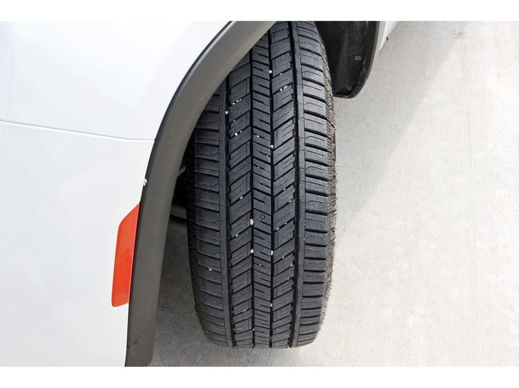 Used 2023 Jeep Grand Cherokee L Laredo AWD/4WD image 33