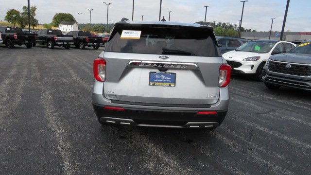 Certified 2022 Ford Explorer XLT w/ Equipment Group 202A image 4