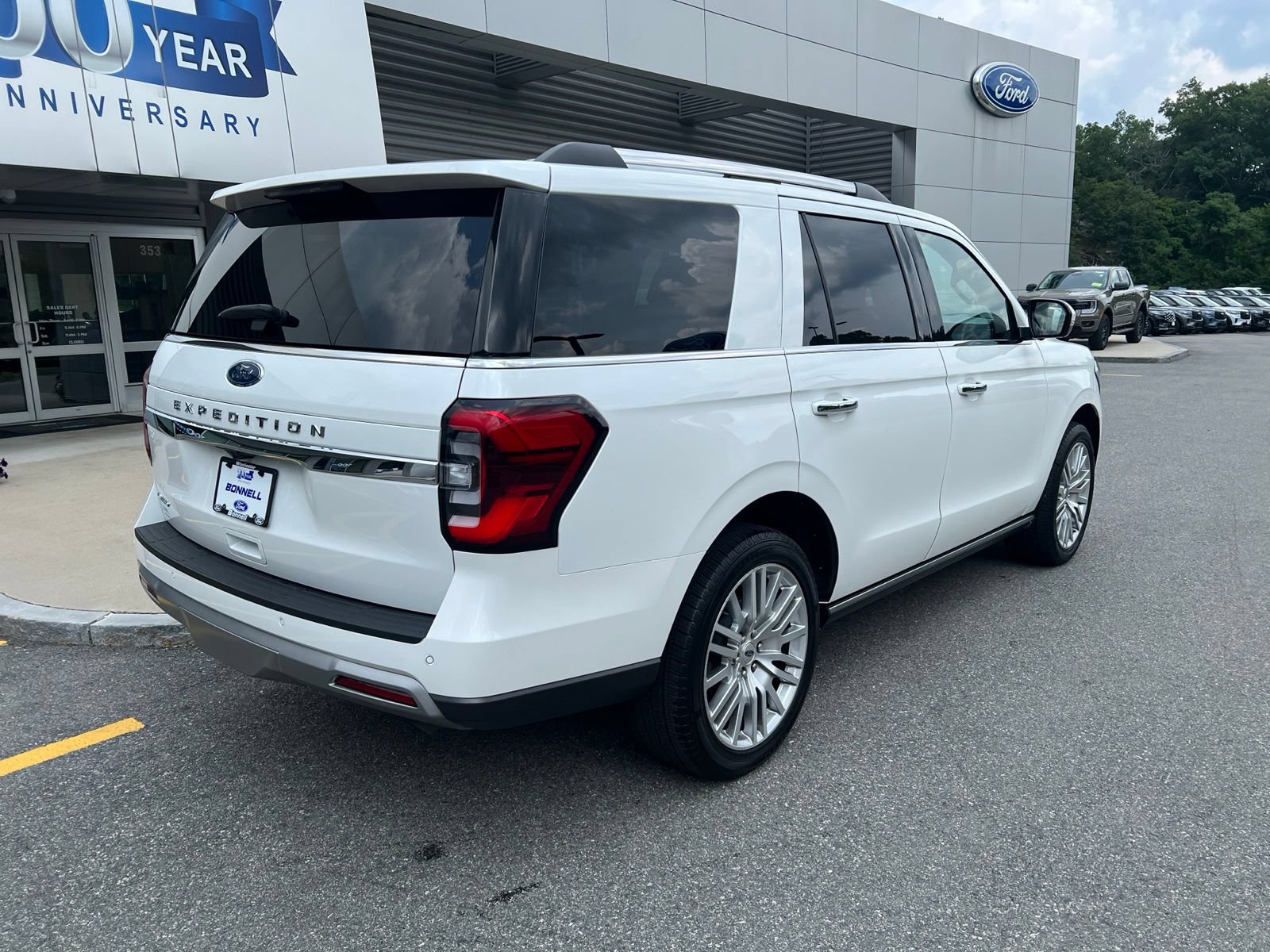 Certified 2024 Ford Expedition Limited AWD/4WD image 6