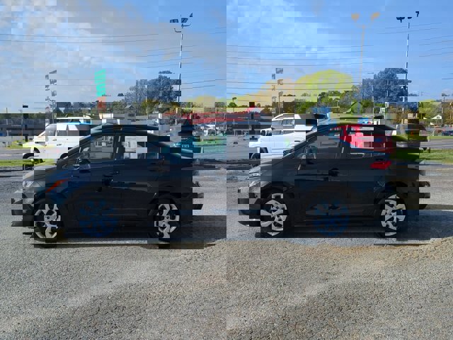 Used 2023 Toyota Corolla LE image 2