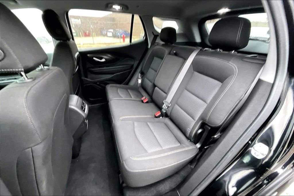Used 2024 GMC Terrain SLE image 24
