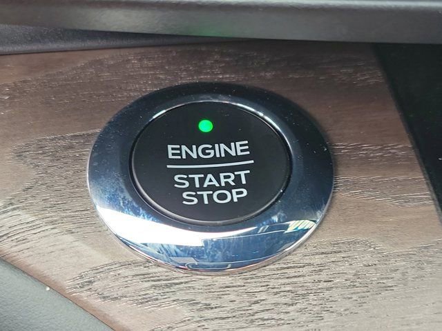 Certified 2021 Ford Explorer Platinum w/ Equipment Group 601A image 31