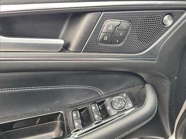 Certified 2020 Ford Edge Titanium image 11