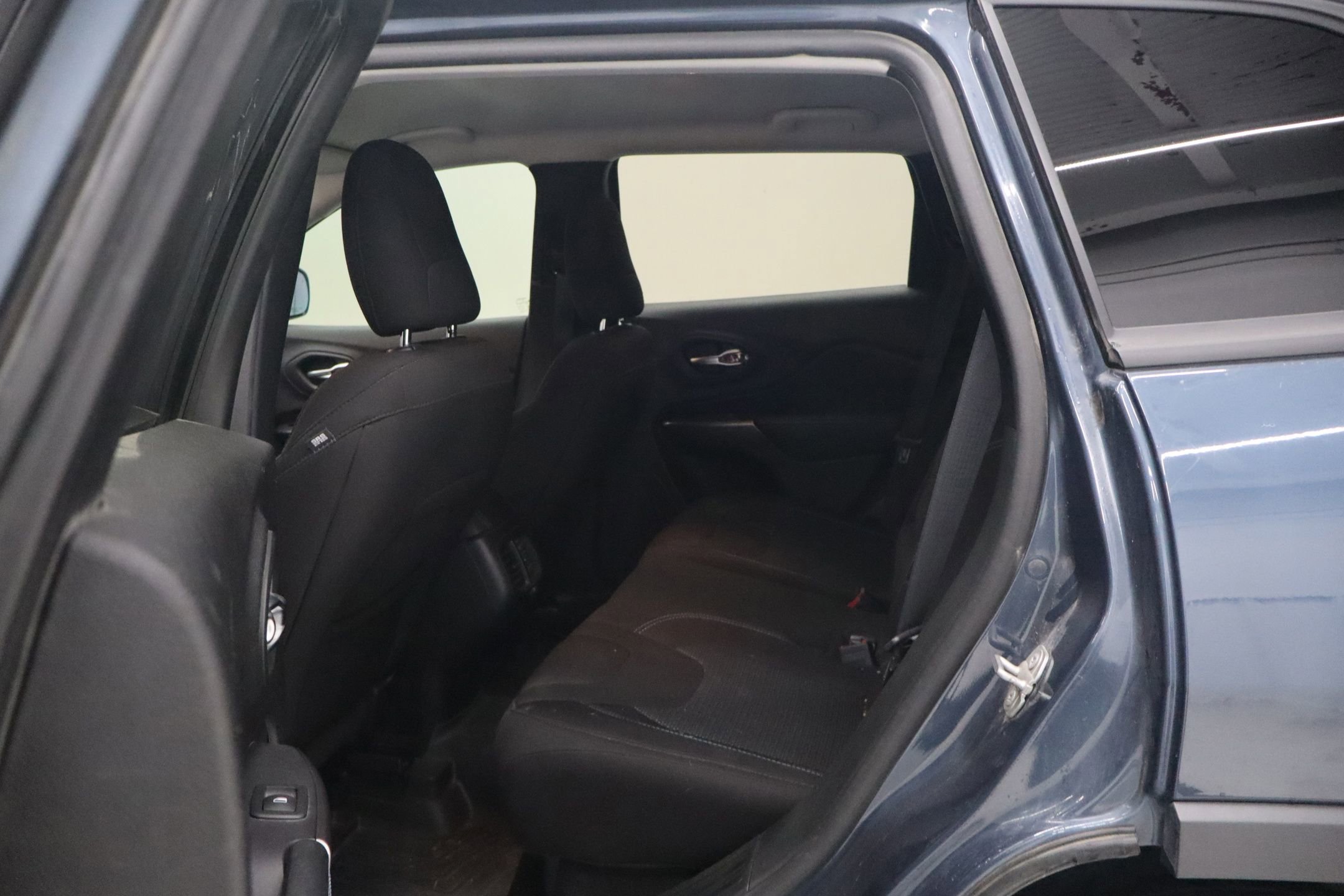 Used 2020 Jeep Cherokee Latitude image 27