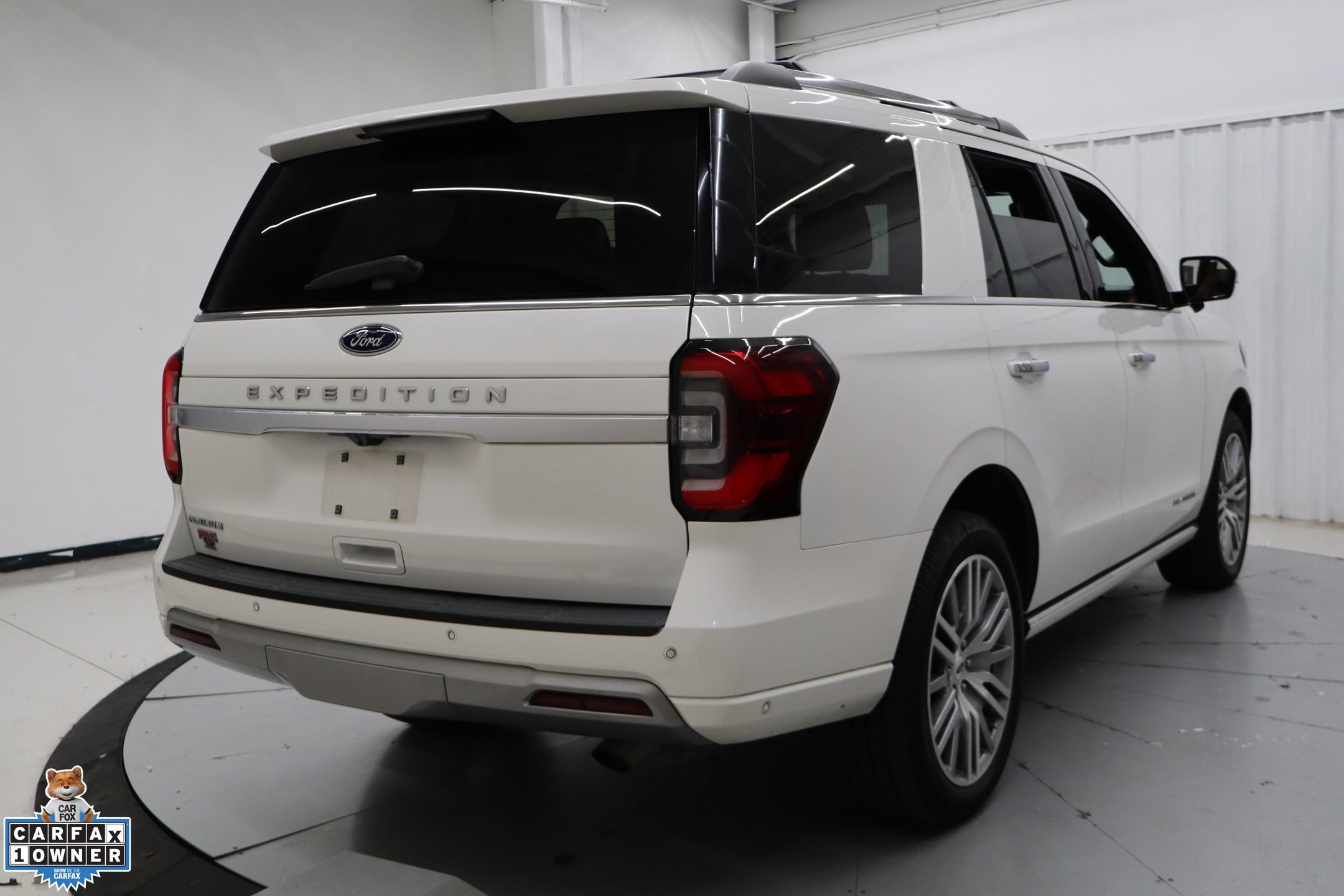 Certified 2024 Ford Expedition Platinum AWD/4WD image 3