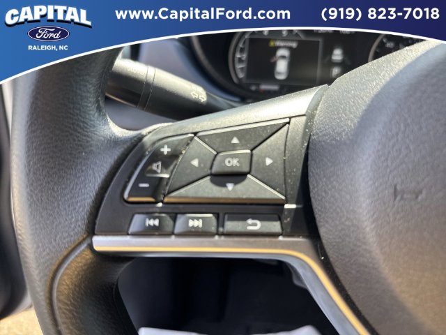 Used 2025 Nissan Versa SV FWD image 21