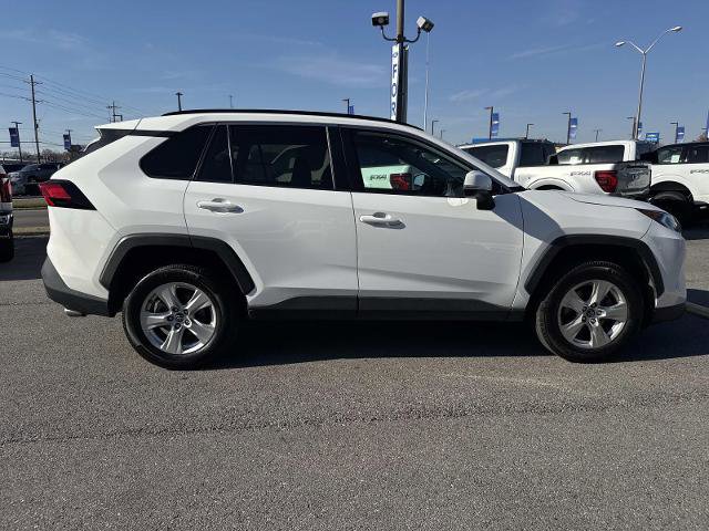Used 2019 Toyota RAV4 XLE w/ Convenience Package FWD image 4