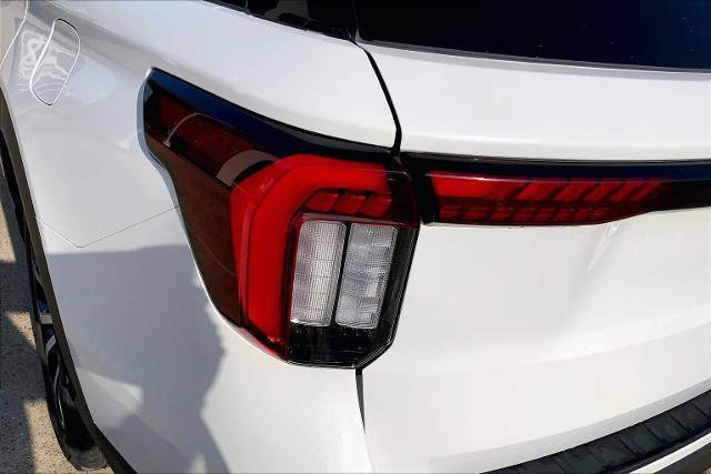 Certified 2025 Ford Explorer ST-Line image 27