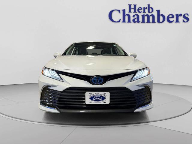 Used 2024 Toyota Camry XLE w/ Navigation Package FWD image 2