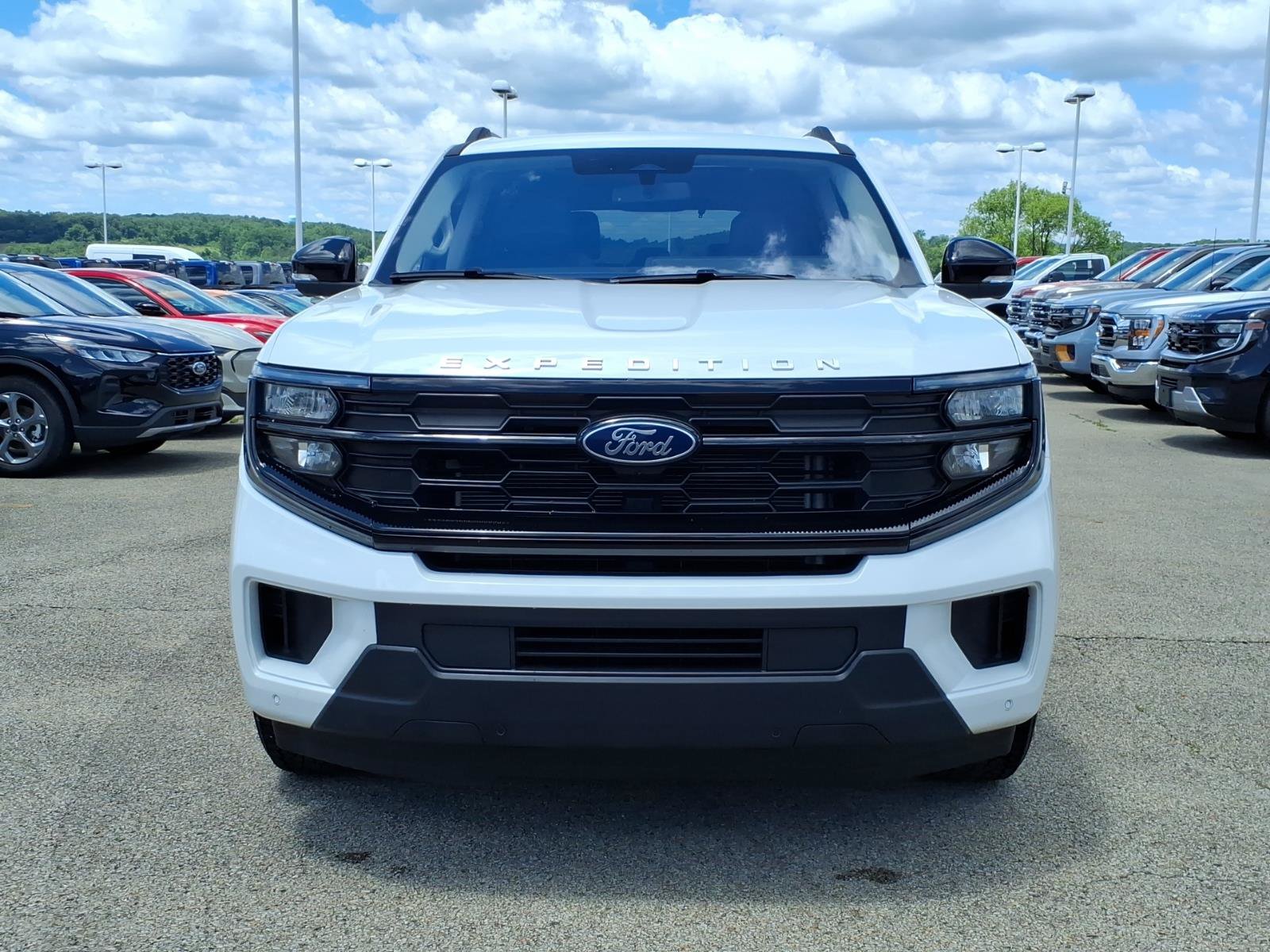 Certified 2025 Ford Expedition Active AWD/4WD image 2