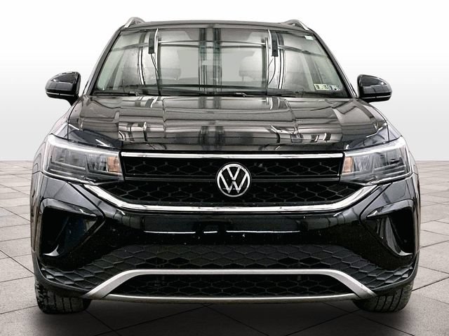 Used 2022 Volkswagen Taos SE FWD image 3