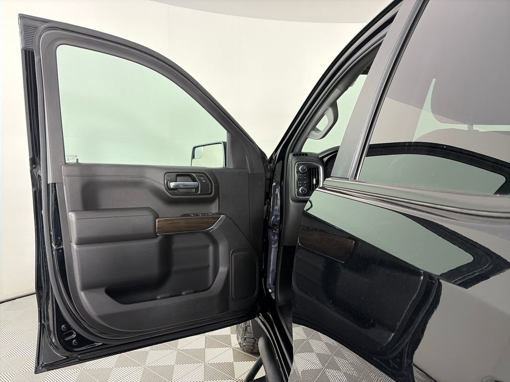 Used 2021 Chevrolet Silverado 1500 LT Trail Boss w/ Bed Protection Package AWD/4WD image 10