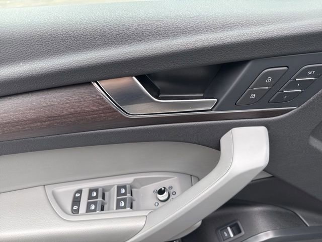 Used 2022 Audi Q5 2.0T Premium w/ Convenience Package image 13