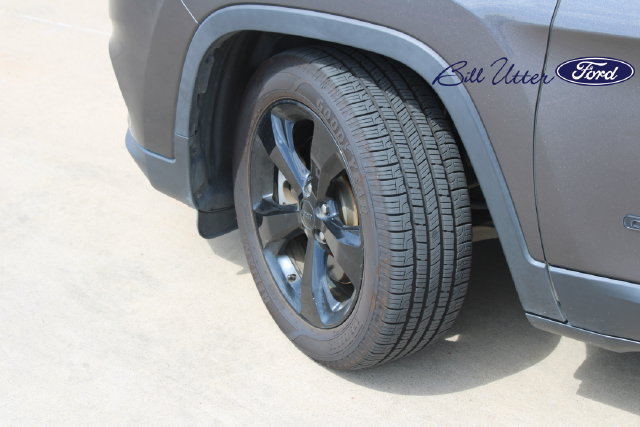 Used 2020 Jeep Cherokee Latitude Plus FWD image 8