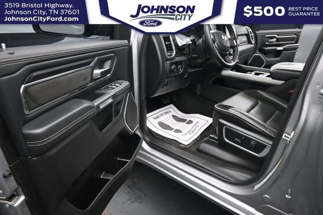 Used 2024 RAM 1500 Laramie AWD/4WD image 16