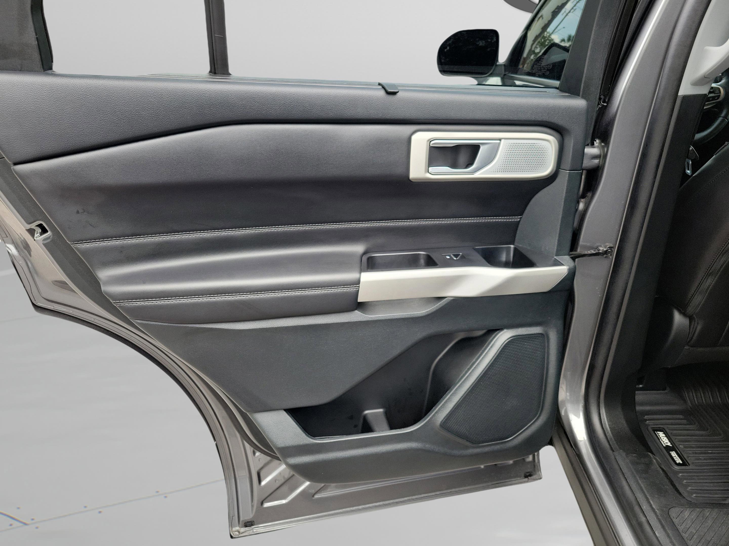 Certified 2023 Ford Explorer Limited w/ Limited Technology Package RWD image 11