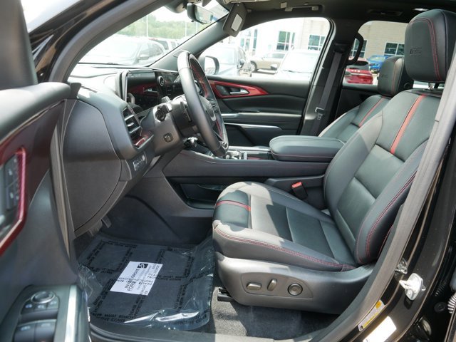 Used 2025 Chevrolet Traverse RS w/ LPO, Floor Liner Package AWD/4WD image 13