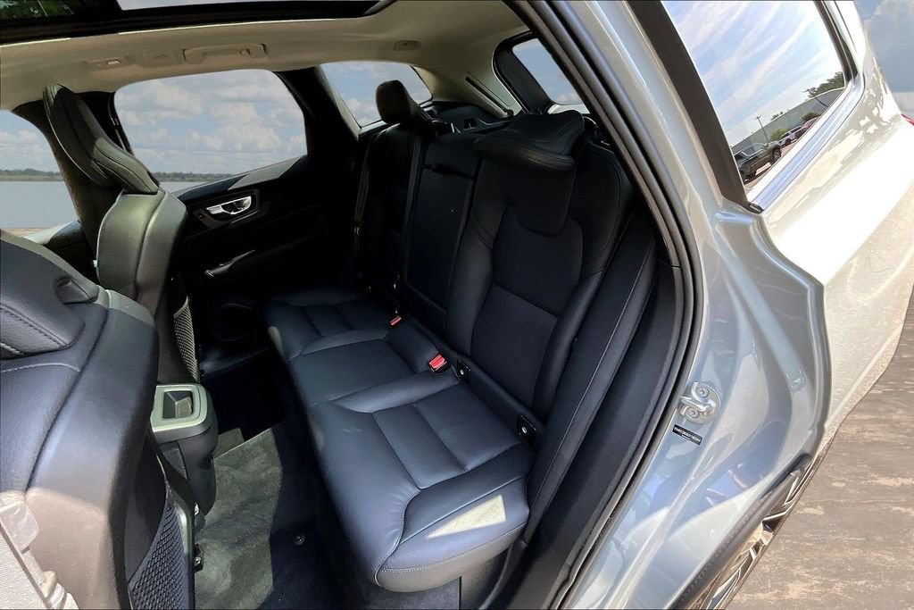 Used 2025 Volvo XC60 B5 Plus AWD/4WD image 24