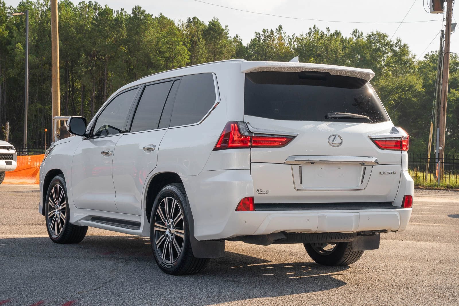 Used 2020 Lexus LX 570 4WD w/ Luxury Package image 9