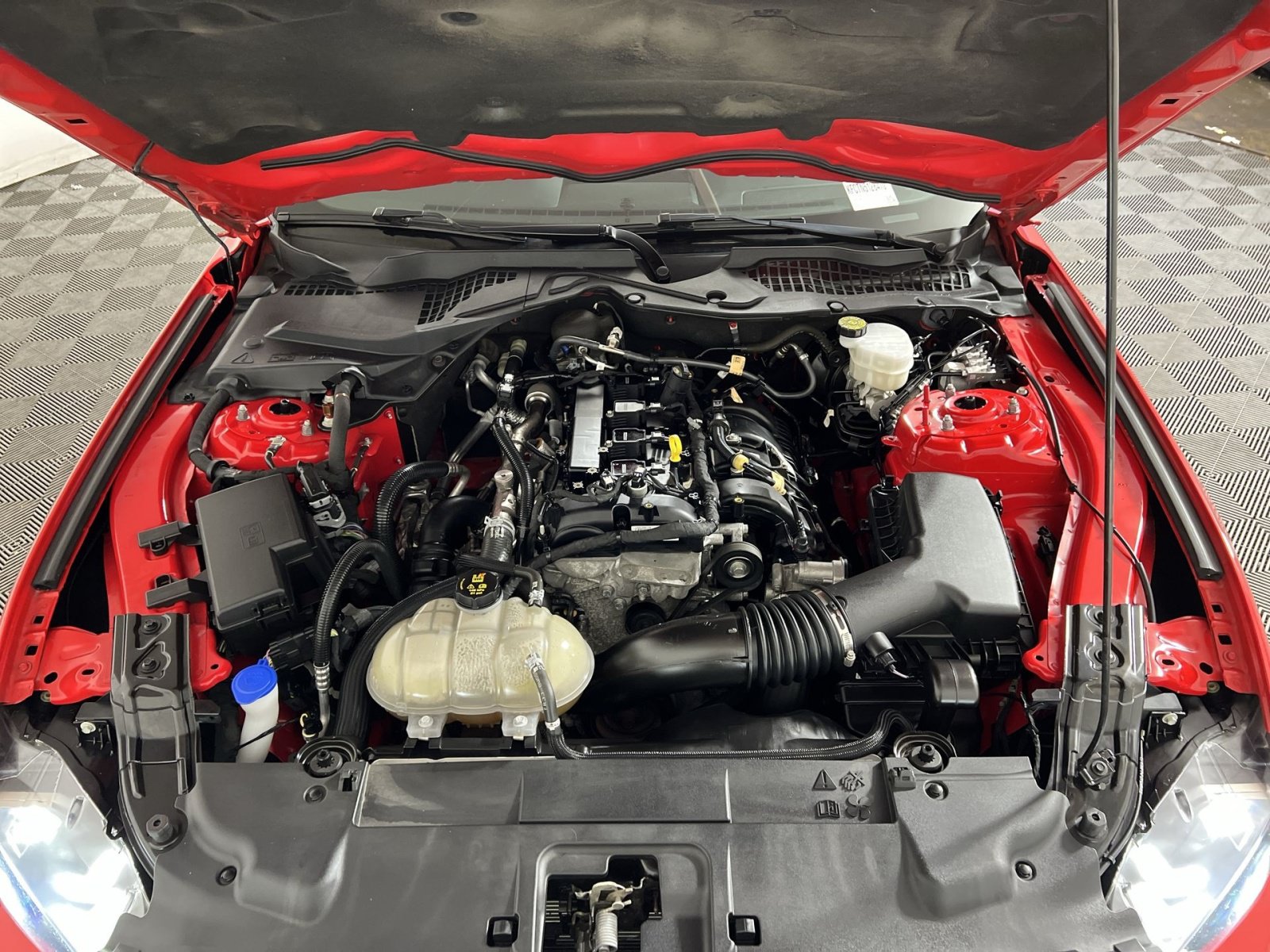 Certified 2022 Ford Mustang Coupe RWD image 26
