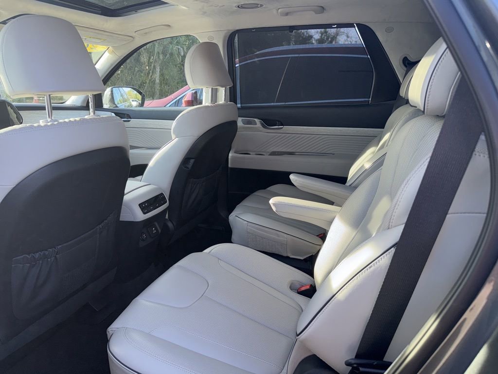 Used 2023 Hyundai Palisade Calligraphy image 5