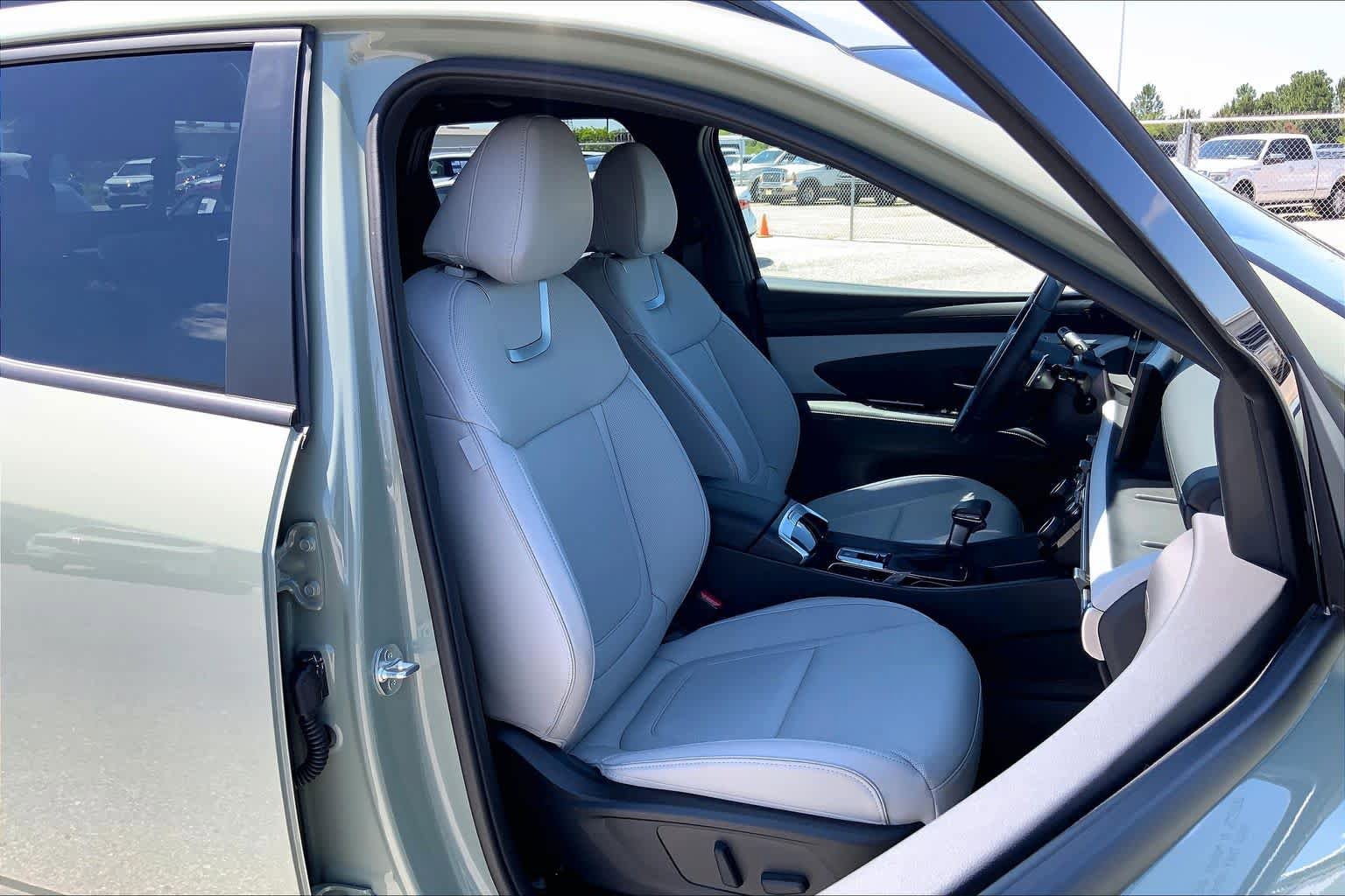 Used 2025 Hyundai Santa Cruz Limited AWD/4WD image 9