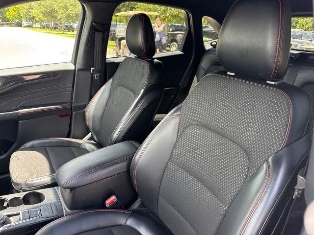 Certified 2025 Ford Escape ST-Line Select AWD/4WD image 10
