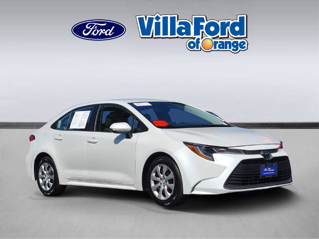 Used 2025 Toyota Corolla LE FWD image 1