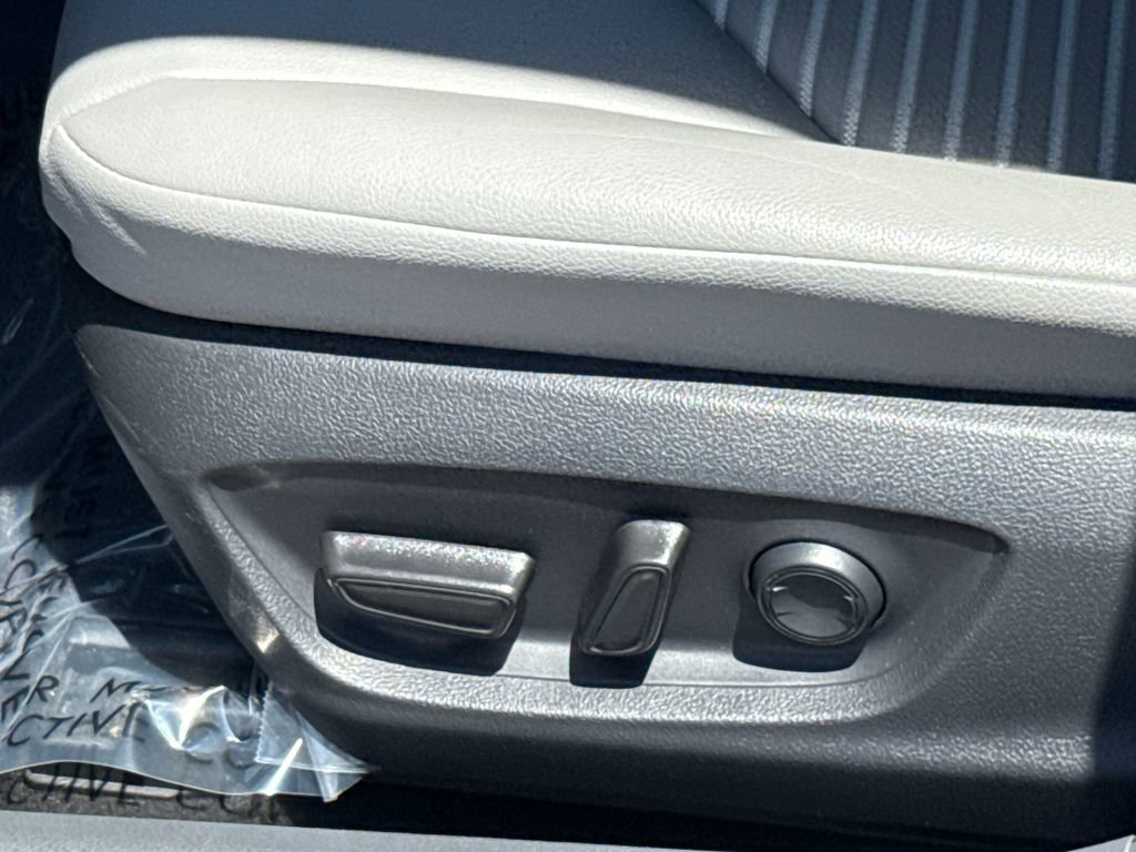 Used 2022 Toyota Camry SE FWD image 23