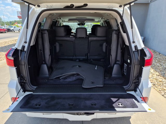 Used 2017 Lexus LX 570 4WD w/ Luxury Package image 35