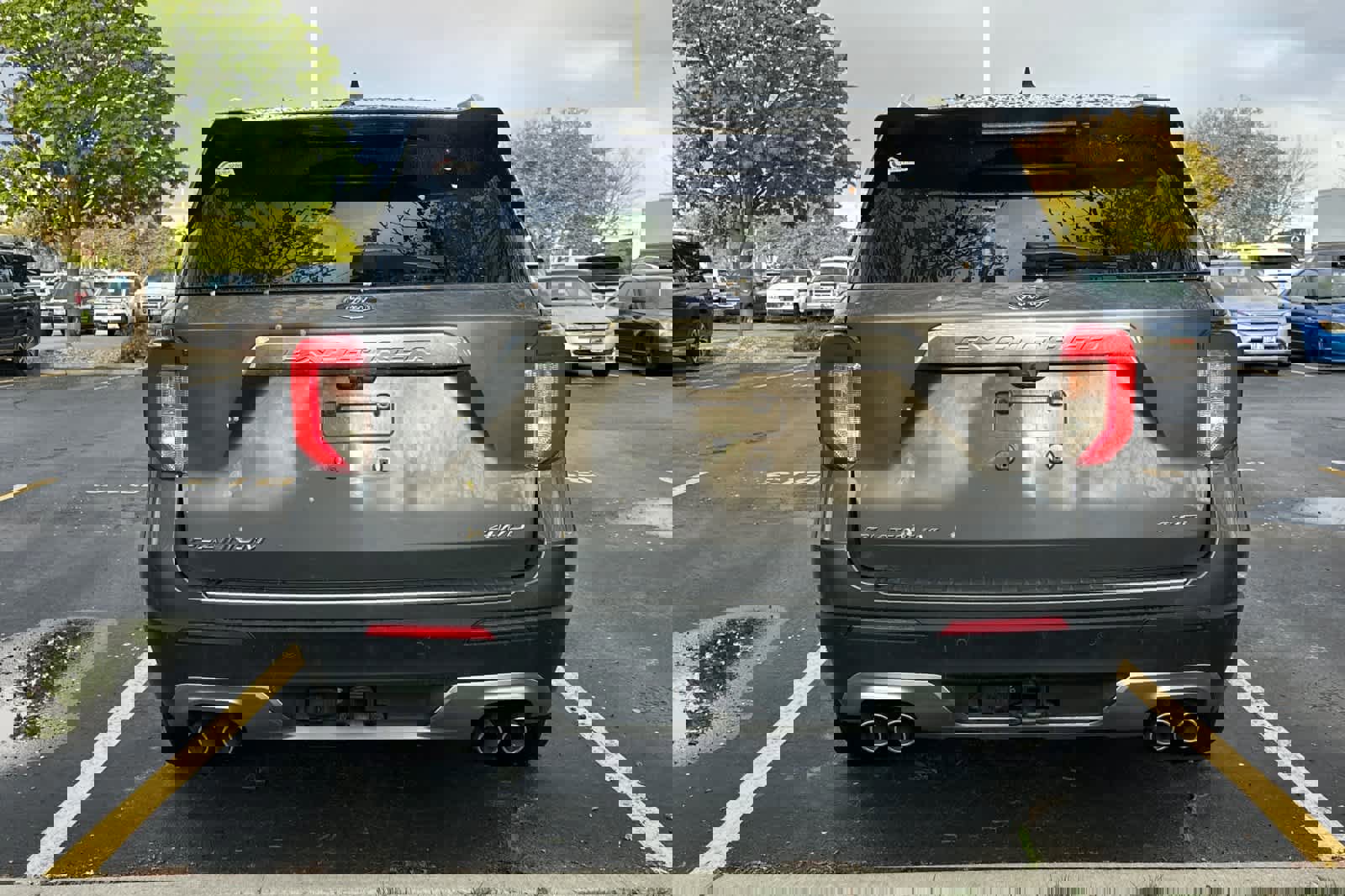 Certified 2022 Ford Explorer Platinum w/ Equipment Group 601A image 3