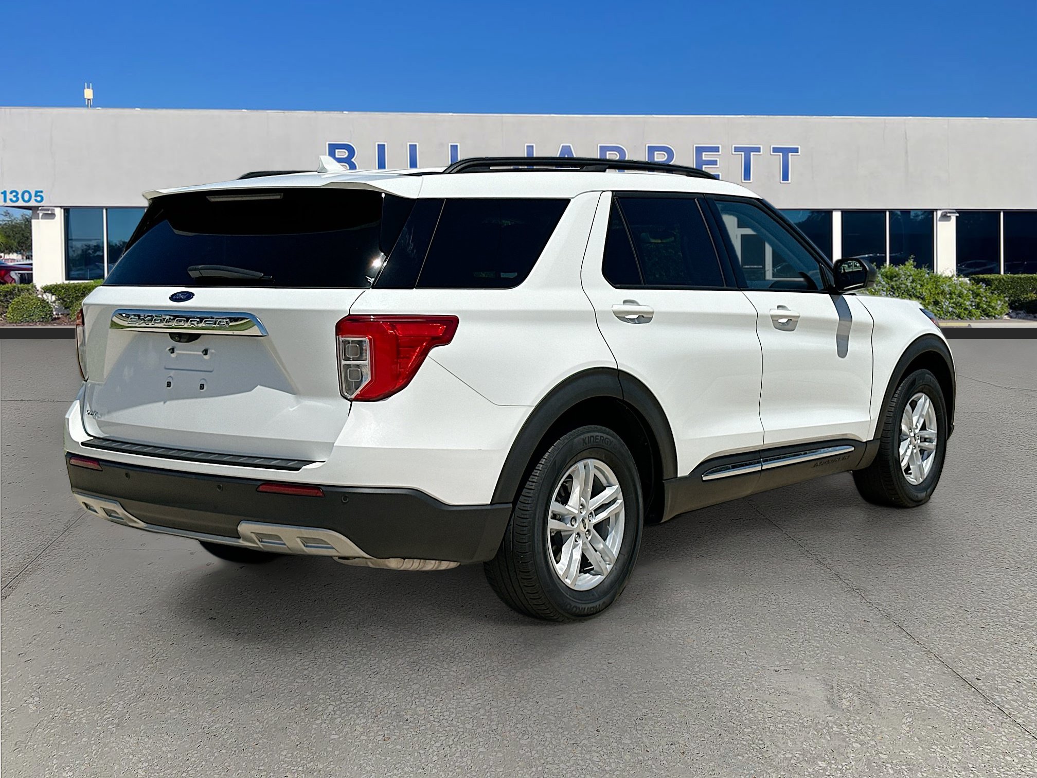 Certified 2023 Ford Explorer XLT w/ Equipment Group 202A RWD image 7