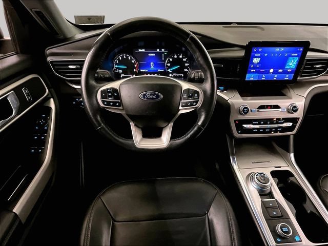 Certified 2022 Ford Explorer XLT w/ Equipment Group 202A AWD/4WD image 5