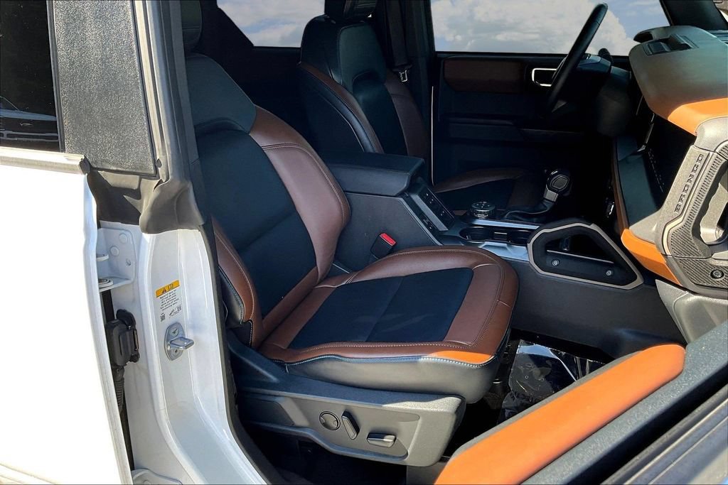 Certified 2024 Ford Bronco Outer Banks w/ Sasquatch Package AWD/4WD image 31