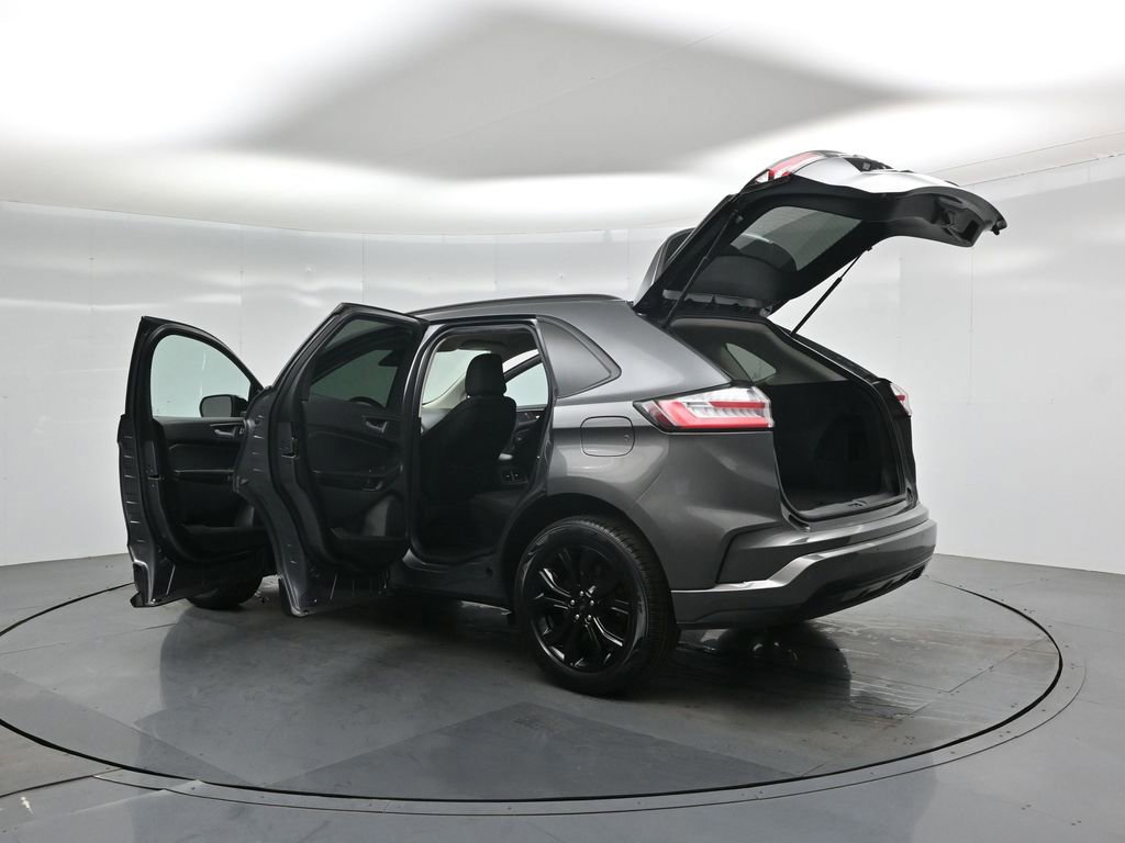 Certified 2022 Ford Edge SE w/ Black Appearance Package image 57
