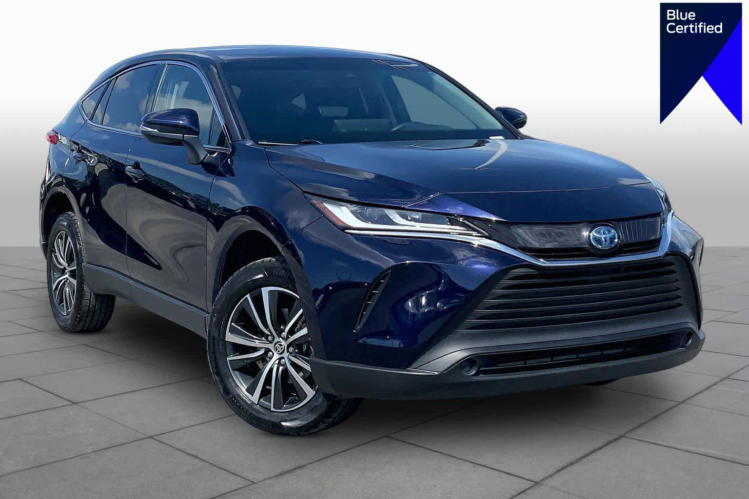 Used 2024 Toyota Venza LE AWD/4WD image 1