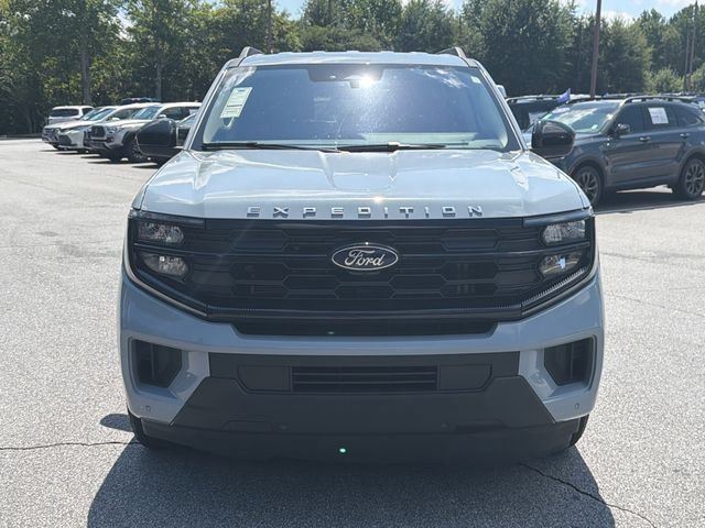 Certified 2025 Ford Expedition Active RWD image 2