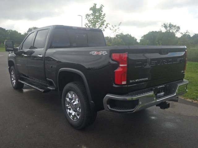 Used 2025 Chevrolet Silverado 2500 LTZ w/ LTZ Plus Package AWD/4WD image 11